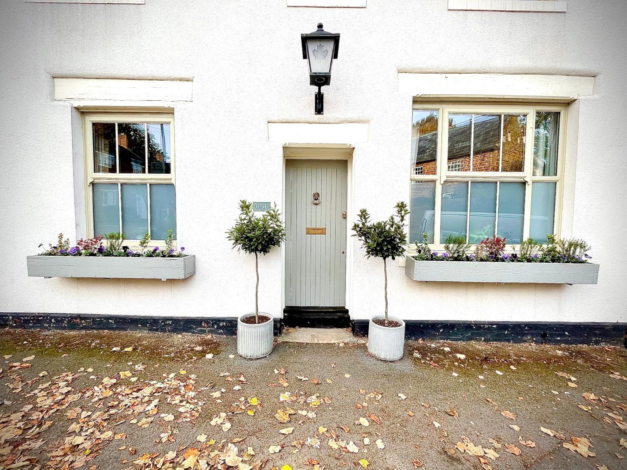 Homestay The One @ West End West Haddon