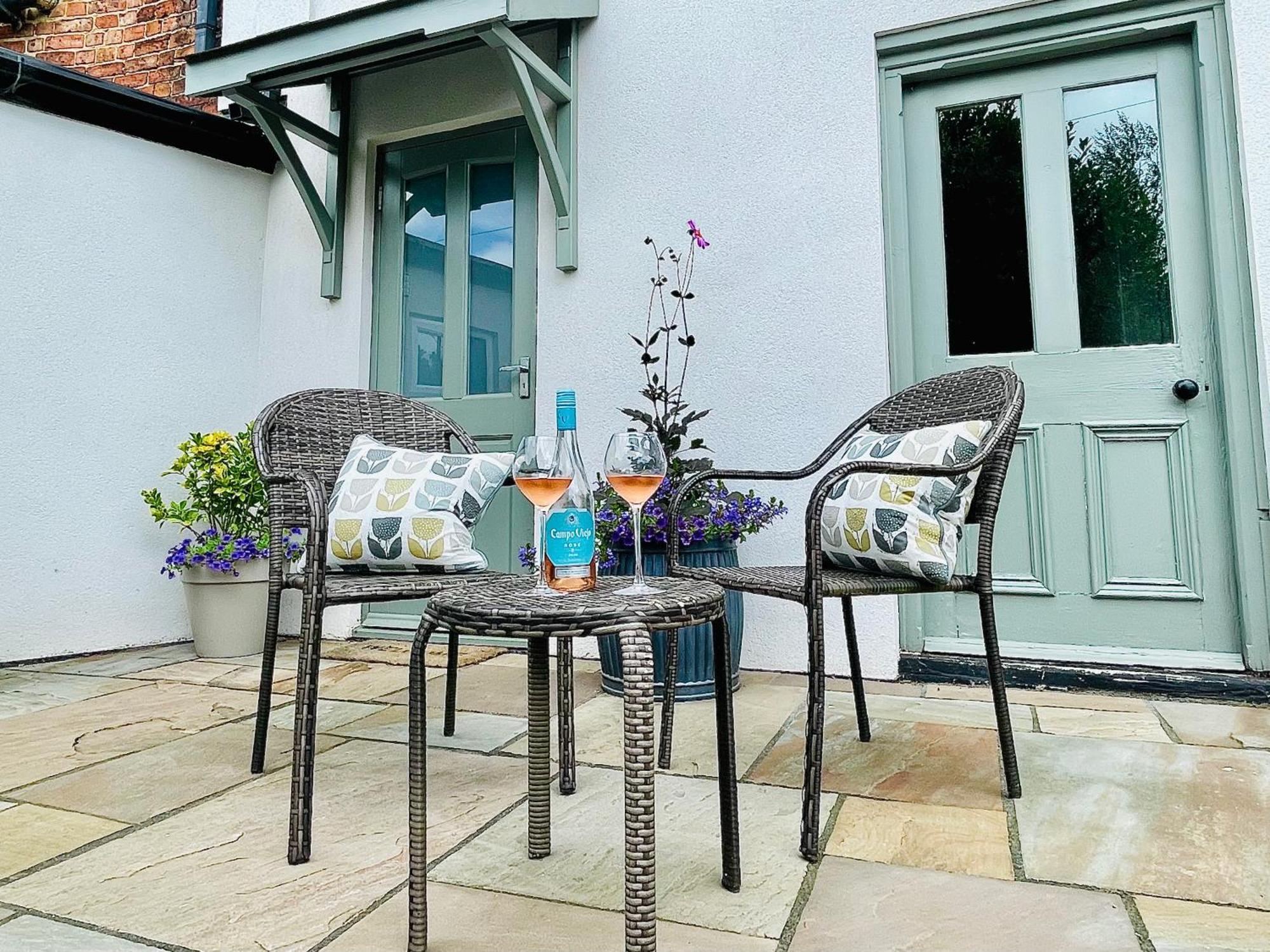 The One @ West End Homestay West Haddon